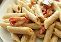 Makarnaya lezzet katan sos! Kremalı makarna tarifi