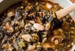 Karadeniz usulü karalahana çorbası böyle yapılıyormuş! İçine ekleyince tadı daha güzel oluyor
