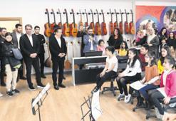 Eğitim projelerine üniversiteyi de ekledi