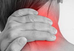 Sebebi her zaman fıtık değil! Boyun ağrısı hangi ciddi hastalıkların sinyali?