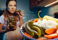 Turşu aşermek gebelerde bu ihtiyacın habercisiymiş! Bebek için zararı çok büyük