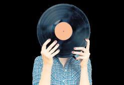 Plak tekrar moda oldu