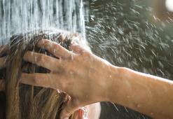 Duşta doğru sıcaklık hayat kurtarıyor! Sıcak banyonun detoks etkisi