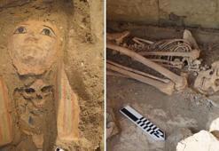 Dünyayı şoke eden kare! Mısır'da piramitlerden eski taş mezar bulundu