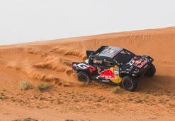 Dakar Rallisi’nde Mattias Ekström toz yutturdu