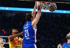 Anadolu Efes, Barcelona'yı farklı geçti!