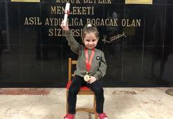 SMA'lı Defne'nin karne heyecanı