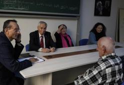 Yaşlı öğrenciler mezun olmak istemeyince, çözüm bulundu