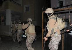 Mersin'de kaçak telefon operasyonu! Çok sayıda gözaltı