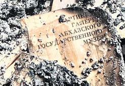 Abhazya kültürel mirası kül oldu