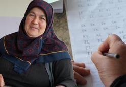 Hayallerinin peşinden gitti! 60 yaşından sonra okuma yazma öğrendi