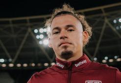 Kalvin Phillips'in imza töreninden kareler