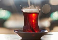 Çaycıların sır gibi sakladığı yöntem! Acılaşmıyor, tek hamlede tavşan kanı oluyor