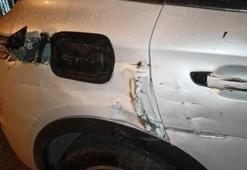 Dar sokaktan geçen kamyon park halindeki araçlara çarparak kayıplara karıştı