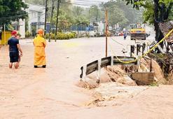 Filipinler'de sel ve toprak kayması: En az altı ölü, bir kişi ise kayıp