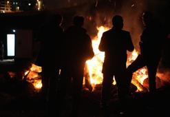 Yüzlerce kişi akın etti! Bir yanda kamp ateşi, bir yanda sinema keyfi