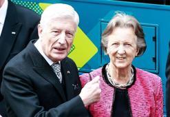 Hollanda eski Başbakanı Van Agt, eşiyle birlikte 'el ele' ötanazi yoluyla hayatlarını sonlandırdı