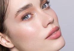 Sıkı ve sağlıklı bir cilde sahip olmak mümkün! Yeniden yapılandırıp gençleştiriyor