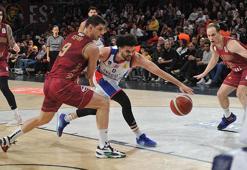 Nefes kesen düelloda Anadolu Efes, Galatasaray Ekmas'ı devirdi: 92-95