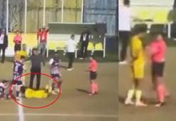 Kadın hakem itekledi, futbolcu defalarca yuvarlandı!