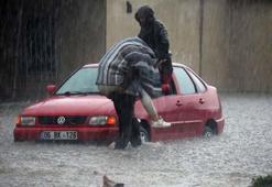 Son dakika! Antalya'daki sel felaketinden acı haber! Bir kişinin cansız bedeni otomobilde bulundu
