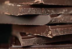 Az malzemeli çikolata tarifi! Meğer evde çikolata yapmak bu kadar basitmiş