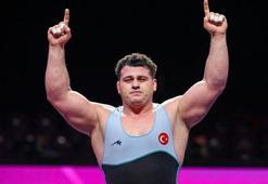 Rıza Kayaalp, Avrupa Güreş Şampiyonası'nda gümüş madalya kazandı