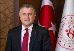 Bakan Bak'tan milli güreşçilere tebrik mesajı!