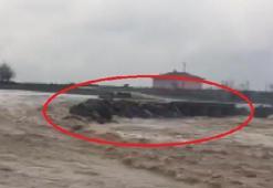 Diyarbakır'da sağanak sonucu dere taştı! Evler, ahırlar sular altında kaldı