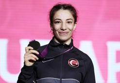 Evin Demirhan Yavuz'dan Avrupa Güreş Şampiyonası'nda ikincilik!