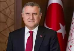 Bakan Bak'tan milli güreşçilere tebrik mesajı!