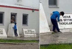 Yer: Diyarbakır! 8 yaşındaki çocuk Atatürk büstünü ıslak mendille sildi