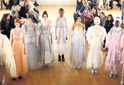 Londra Moda Haftası’na Bora Aksu damgası