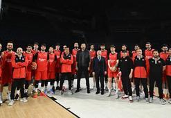 Bakan Bak'tan 12 Dev Adam'a idman ziyareti!