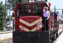 Bakan Uraloğlu'ndan İstanbullulara güzel haber! Sirkeci-Kazlıçeşme arası 20 dakikaya düşüyor