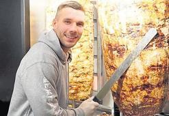 Servetini döner zinciriyle katladı