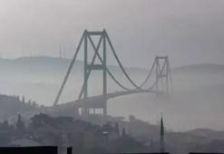 İstanbul Boğazı'nda gemi trafiğine sis engeli