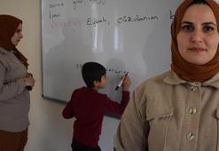 Okulun tek öğrencisinin hem öğretmeni hem arkadaşı: Aile gibi olduk