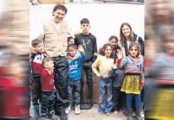 Depremzedelere ziyaret