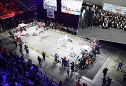Demirören Medya Lisesi öğrencilerinden büyük başarı! Robotik yarışma heyecanı