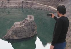 Artvin’de baraj suları çekildi tarihi kale ortaya çıktı