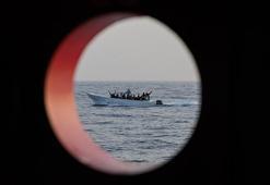 Lampedusa'ya hafta sonunda 1700 sığınmacı geldi