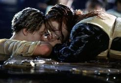 Titanic'teki meşhur kapı rekor fiyata satıldı!