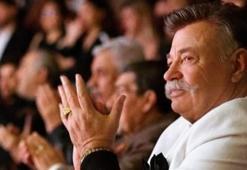 Ünlü oyuncu Nuri Alço hastaneye kaldırıldı! İşte son durumu