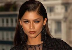 Euphoria'nın başrolü Zendaya kombiniyle şaşırttı! Ayakkabıları dikkat çekti