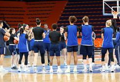 Fenerbahçe Alagöz Holding, Mersin'de ilk antrenmanını yaptı!