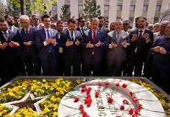 Mustafa Destici'den Muhsin Yazıcıoğlu'nun kabrine ziyaret