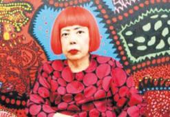 En çok satan çağdaş  sanatçı Yayoi Kusama