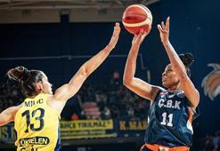 Fenerbahçe Alagöz Holding - Çukurova Basketbol maçından kareler