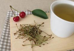 Kiraz sapı çayına mutlaka ekleyin! Tatlı isteğini şıp diye kesiyor, şekeri düşürüyor